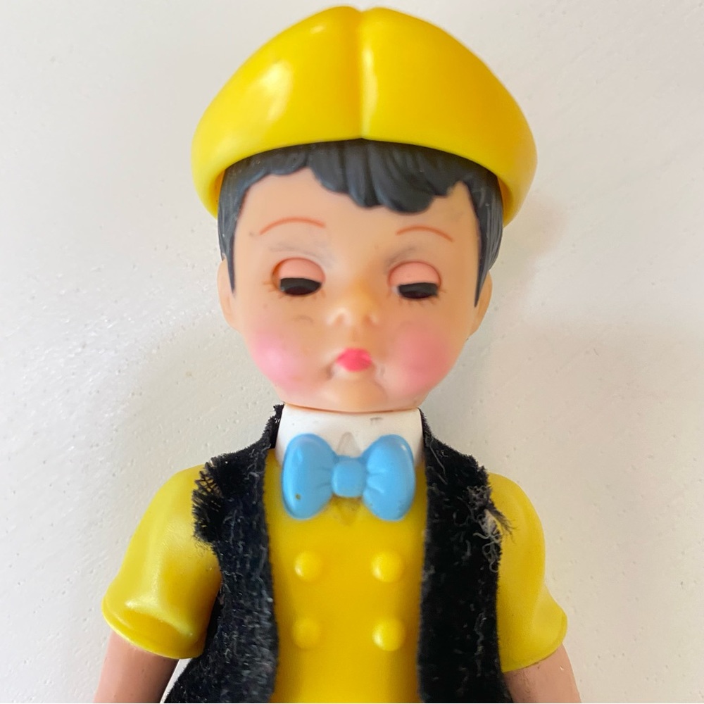Vintage - Madame Alexander 5" Disney's Pinocchio as a "real boy" doll - Picture 4 of 5